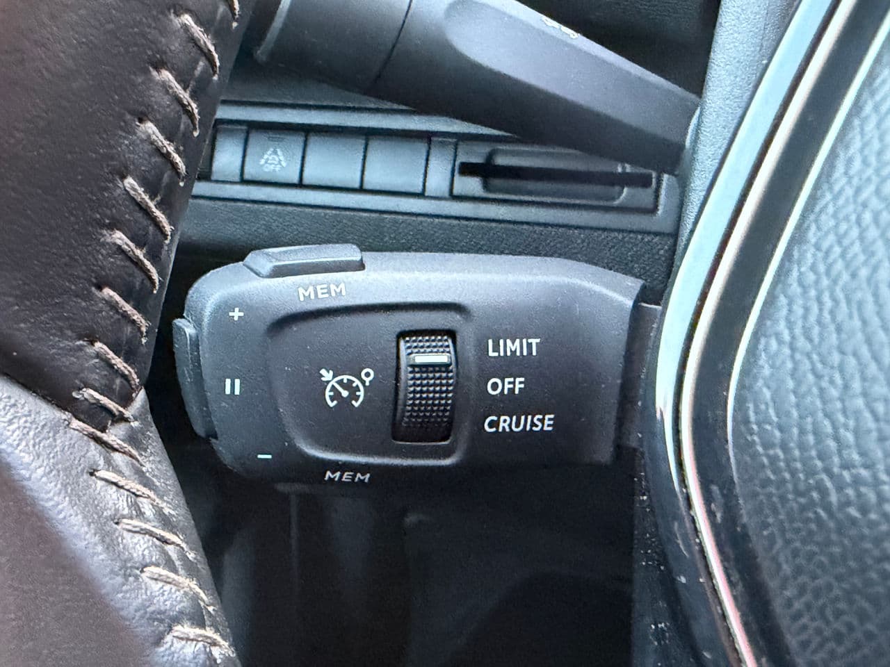 Peugeot 3008 2021 — Миниатюра 9