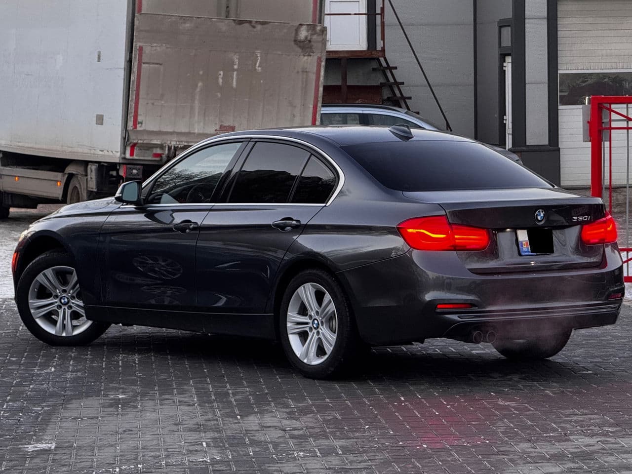 BMW 330 2018 — Миниатюра 3