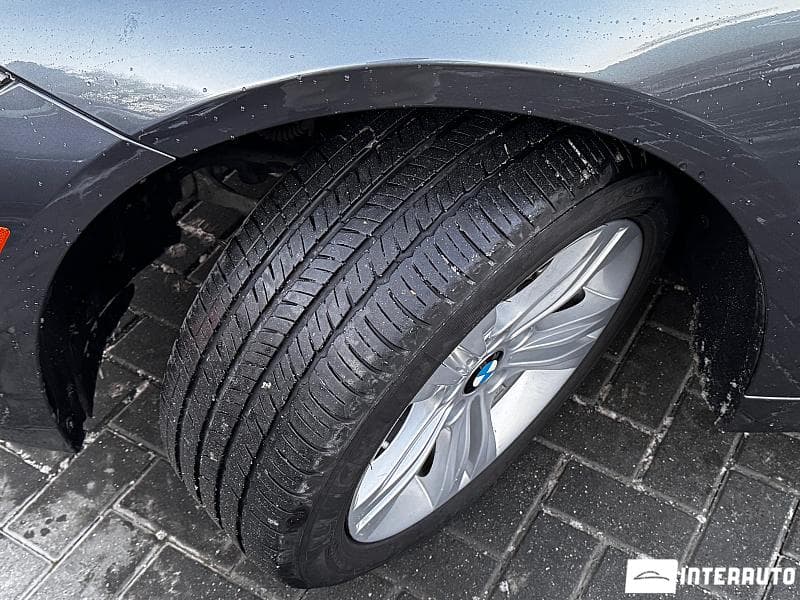BMW 330 2018 — Миниатюра 23
