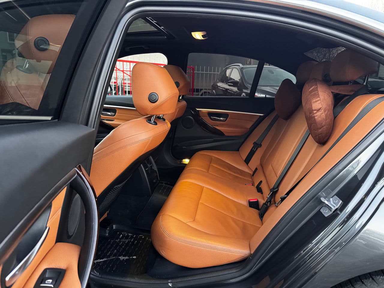 BMW 330 2018 — Миниатюра 19
