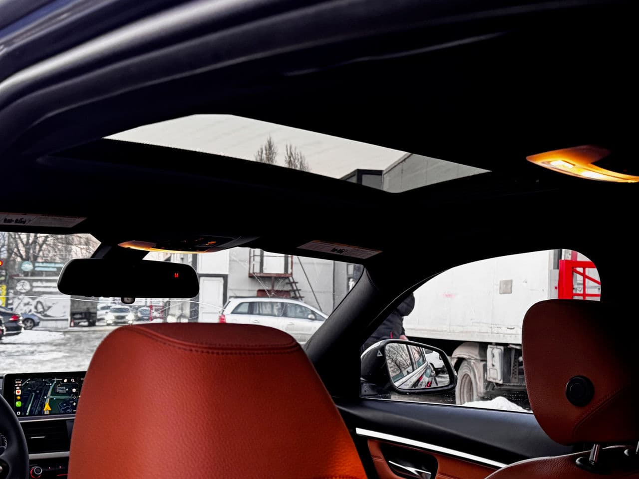 BMW 330 2018 — Миниатюра 11