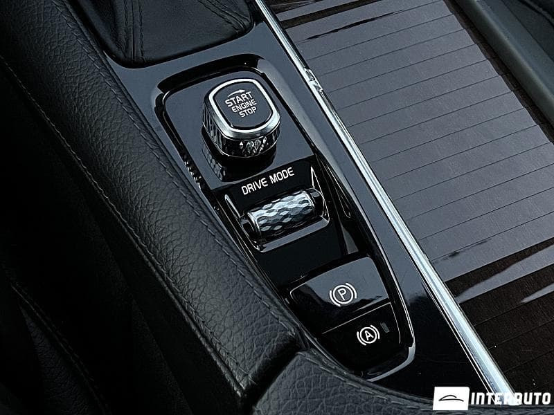 Volvo XC 90 2017 — Миниатюра 12