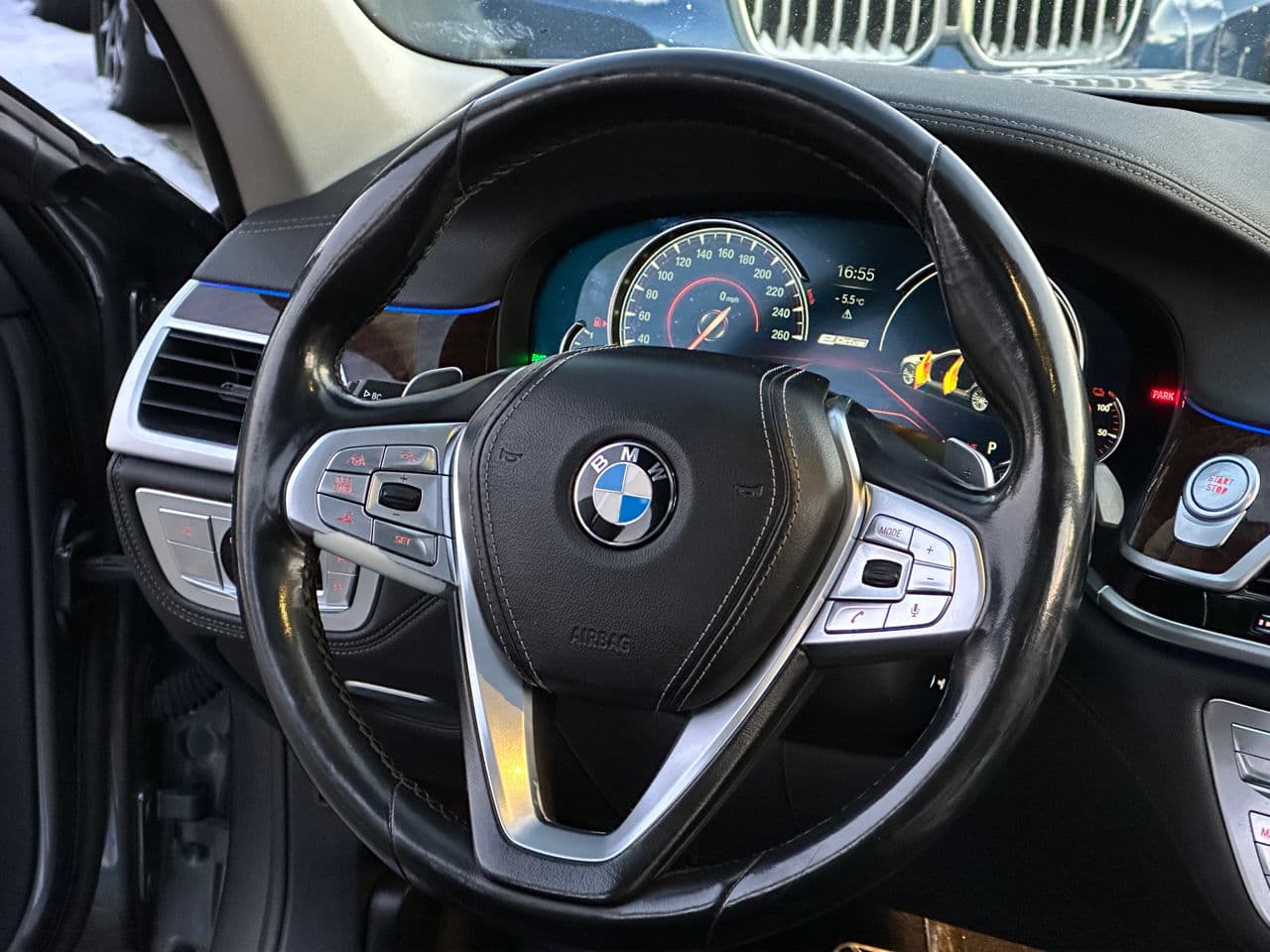 BMW 740e 2017 — Миниатюра 7