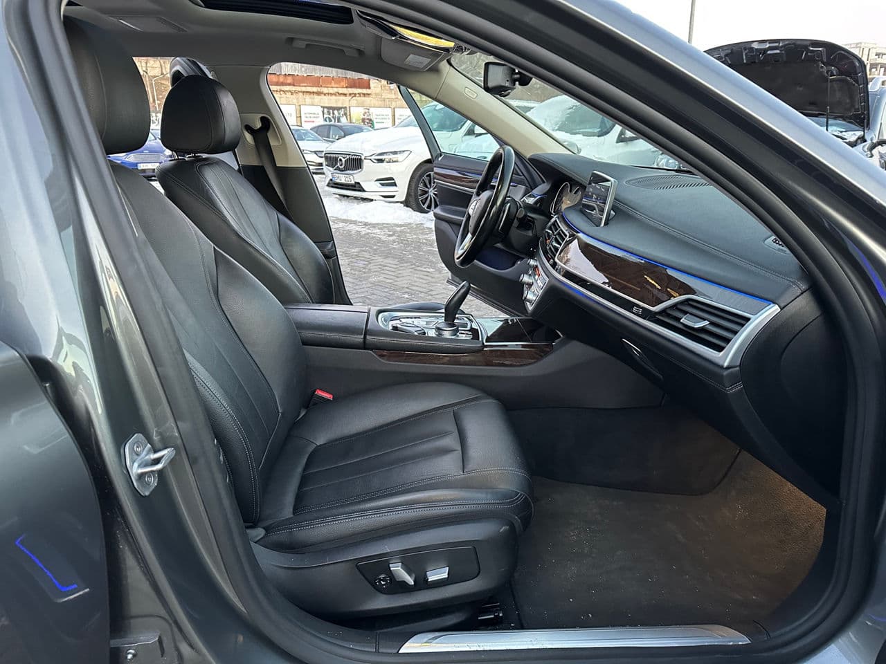 BMW 740e 2017 — Миниатюра 17