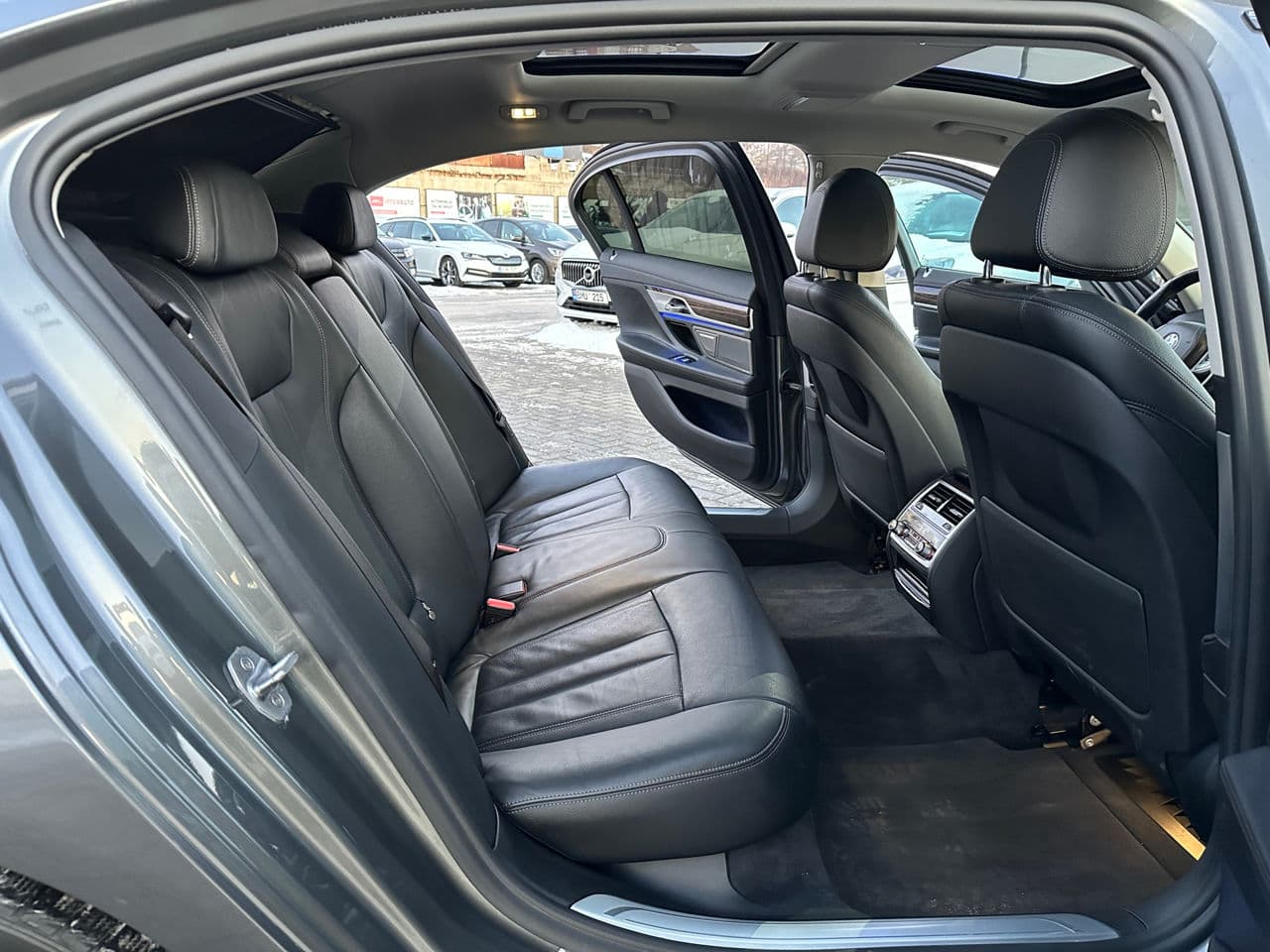 BMW 740e 2017 — Миниатюра 15