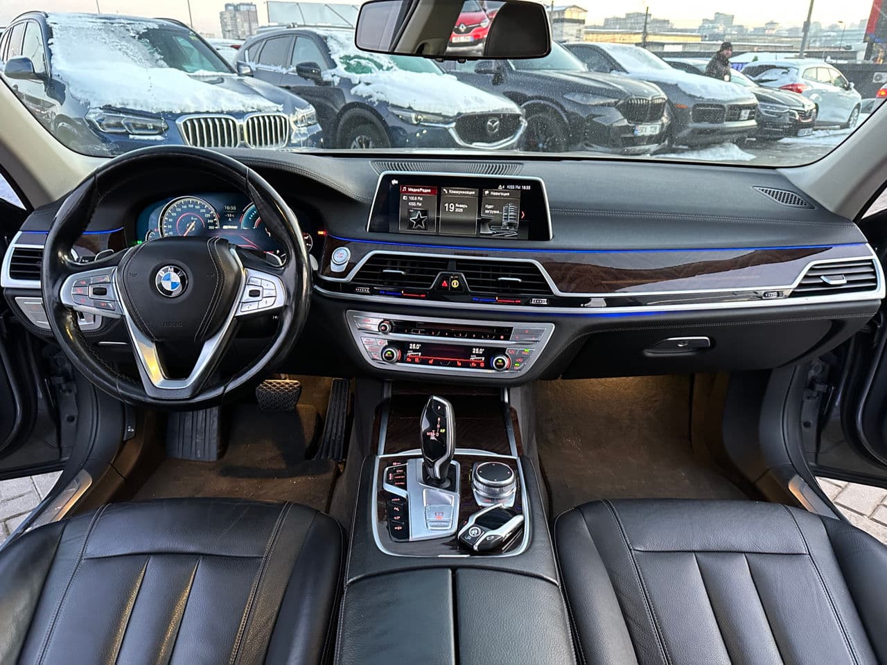 BMW 740e 2017 — Миниатюра 6