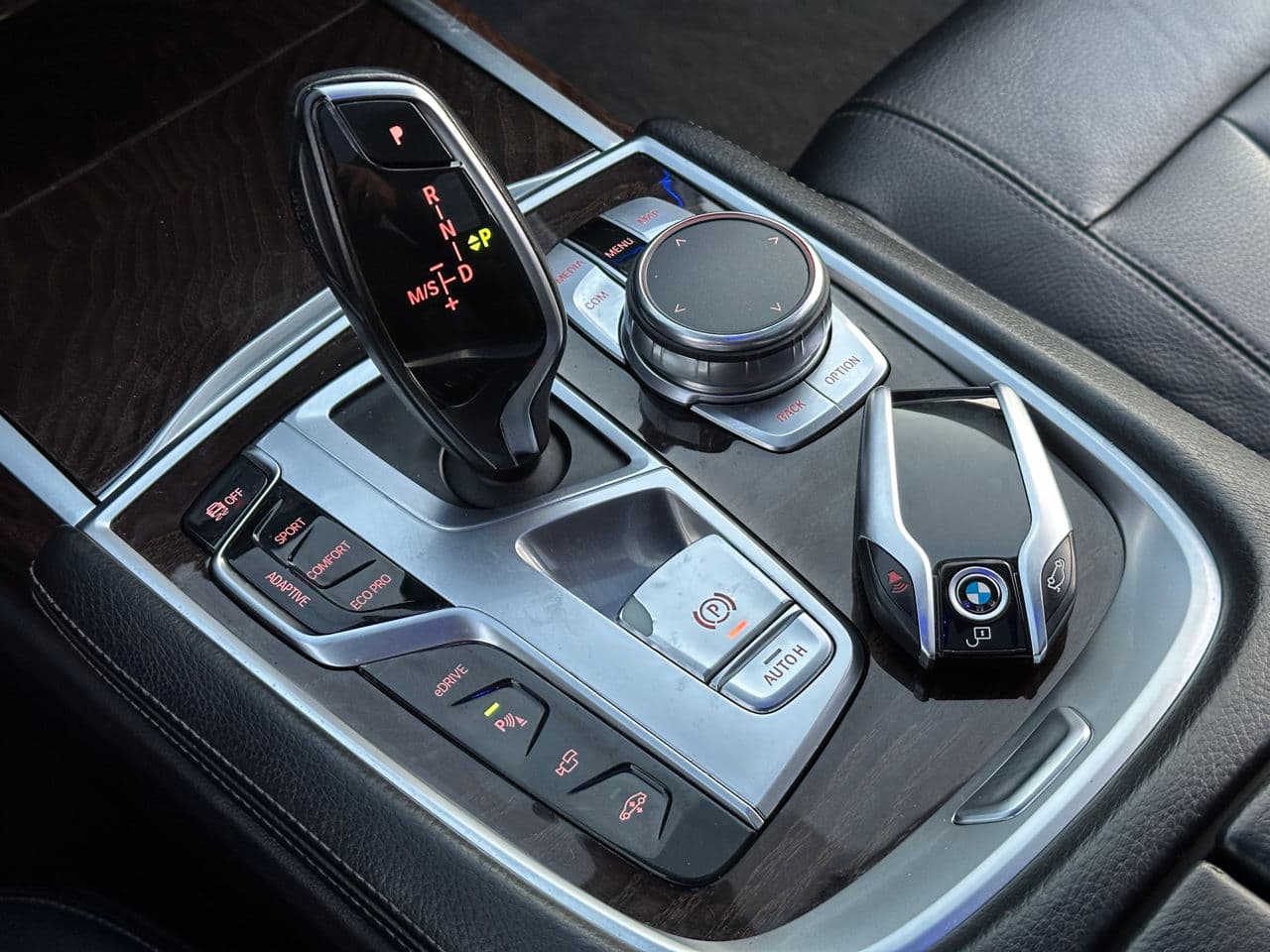 BMW 740e 2017 — Миниатюра 12