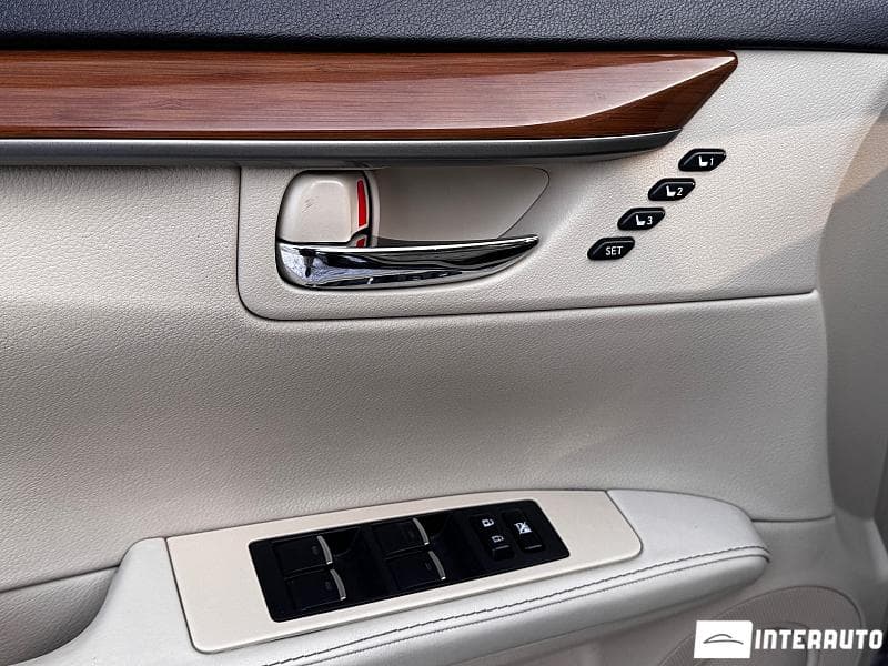 Lexus ES 300h 2013 — Миниатюра 15