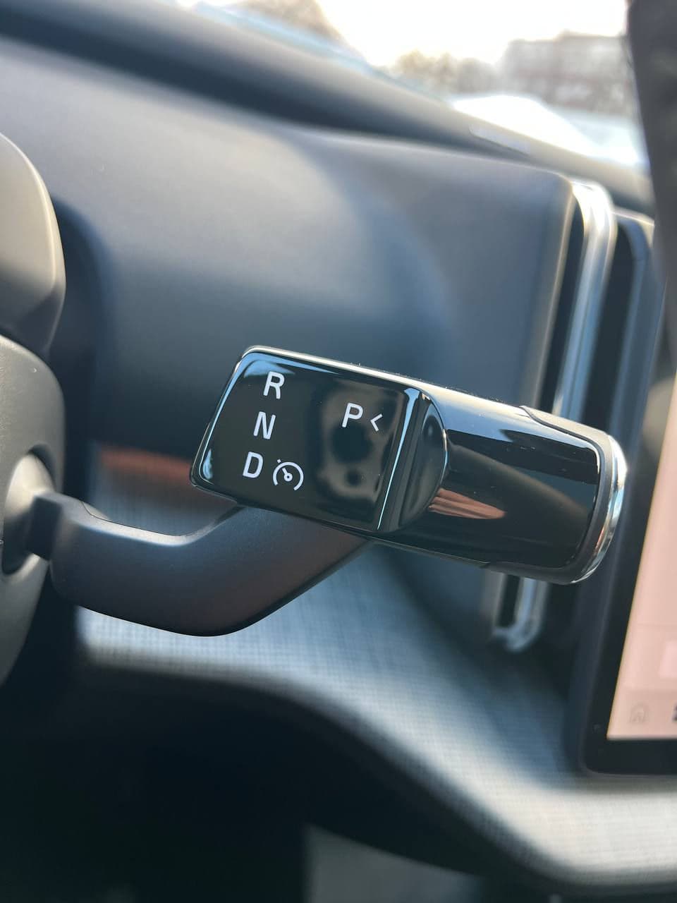 Volvo EX 30 2025 — Миниатюра 6