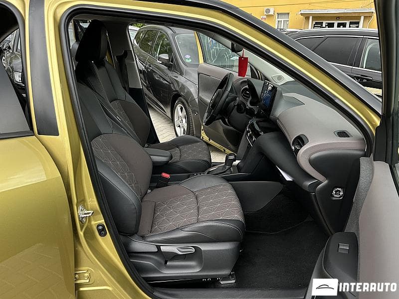 Toyota Yaris Cross 2022 — Миниатюра 15