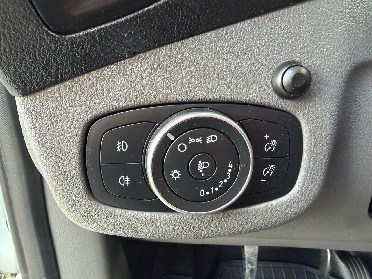 Ford Transit Connect 2019 — Миниатюра 9