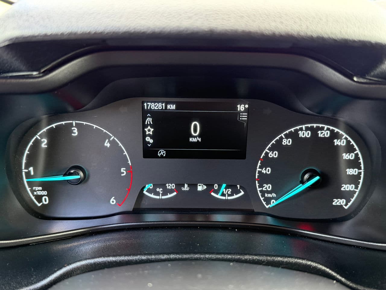 Ford Transit Connect 2019 — Миниатюра 11