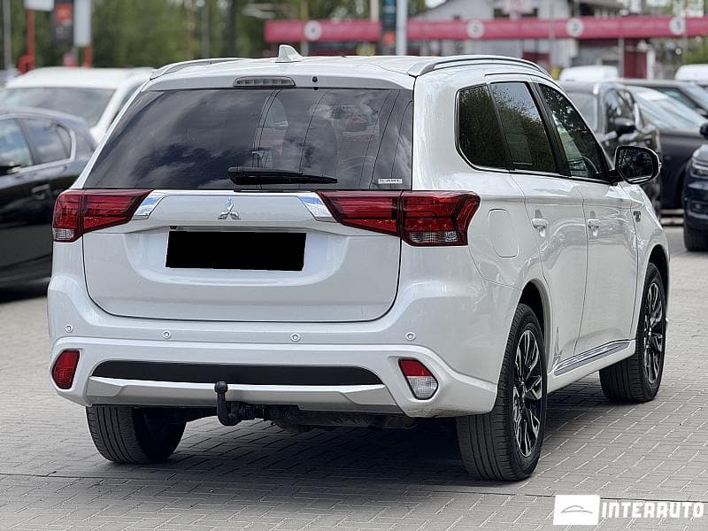 Mitsubishi Outlander 2018 — Миниатюра 4