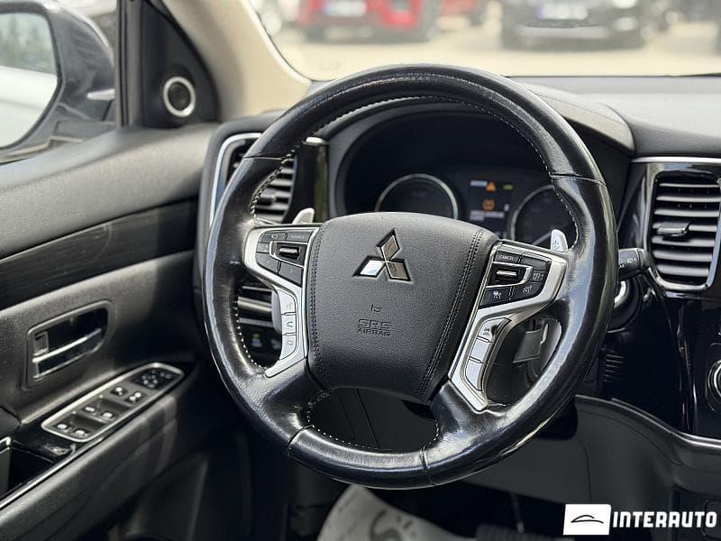 Mitsubishi Outlander 2018 — Миниатюра 13