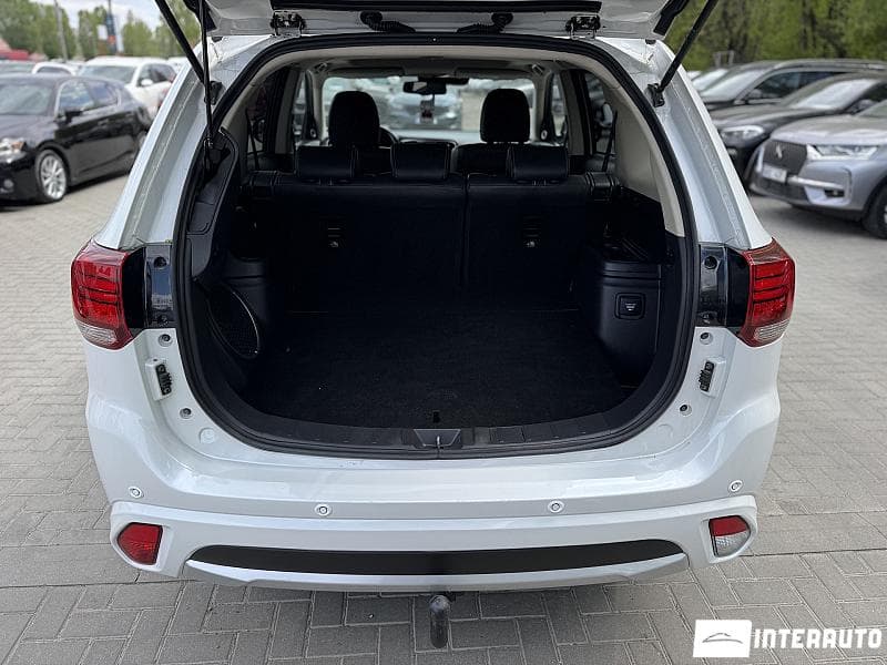 Mitsubishi Outlander 2018 — Миниатюра 5