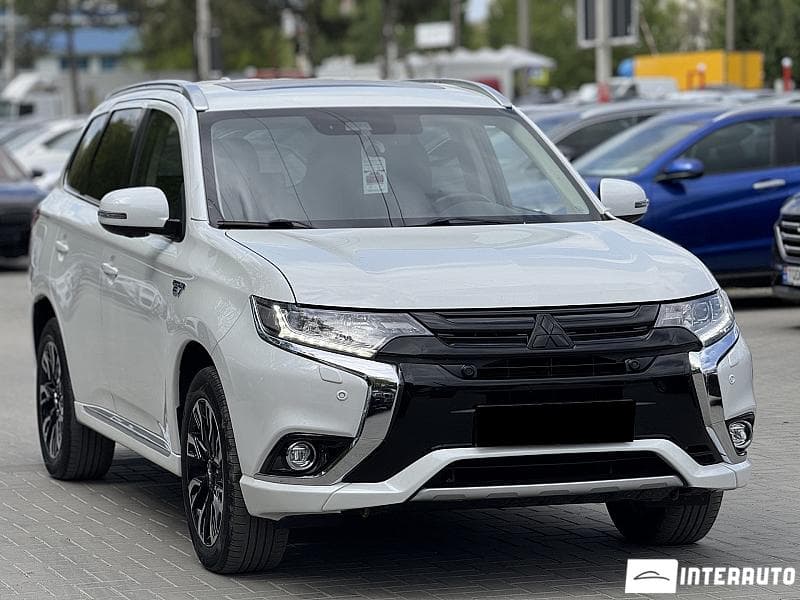 Mitsubishi Outlander 2018 — Миниатюра 3