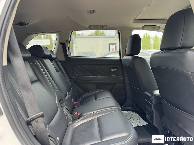 Mitsubishi Outlander 2018 — Миниатюра 21