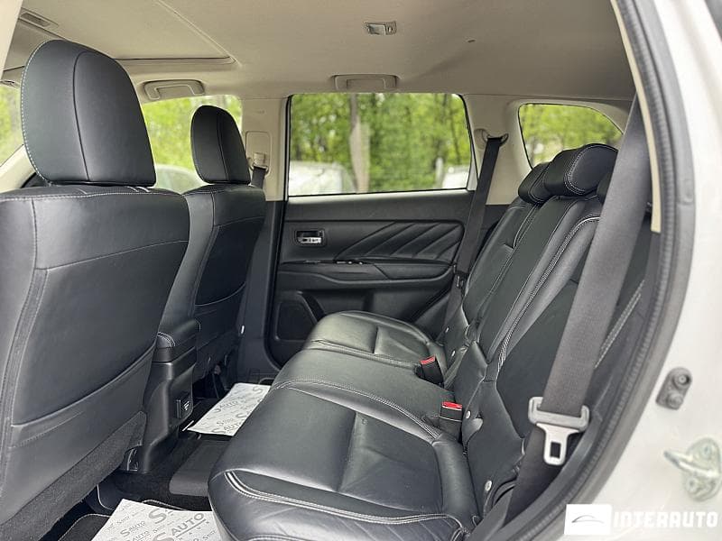 Mitsubishi Outlander 2018 — Миниатюра 19