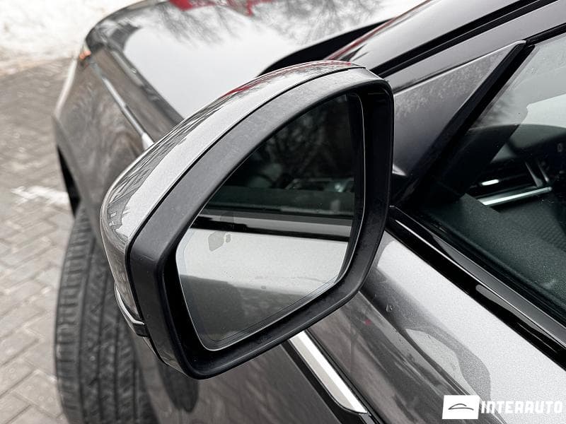 Land Rover Range Rover Velar 2018 — Миниатюра 24