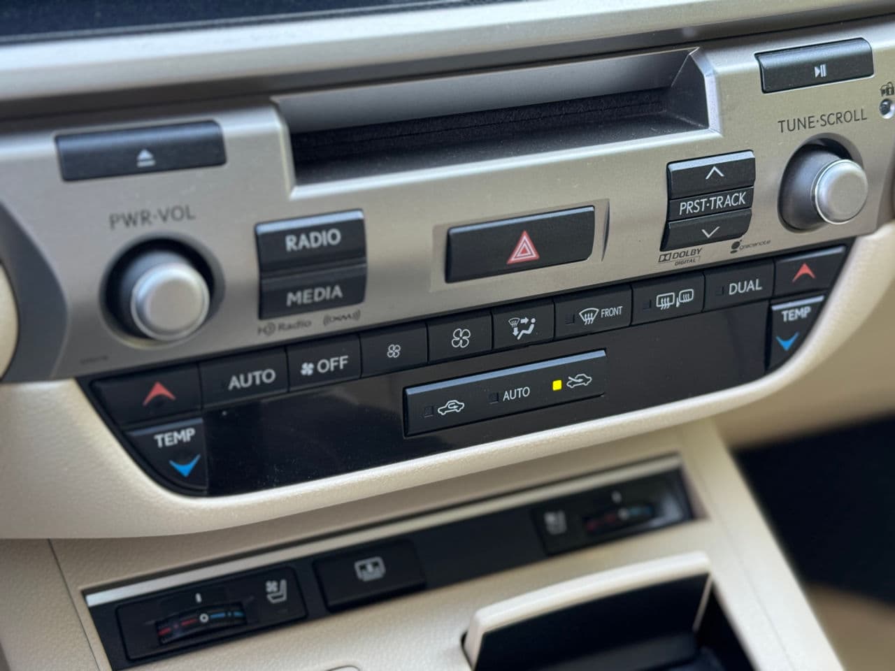 Lexus ES 300h 2012 — Миниатюра 15
