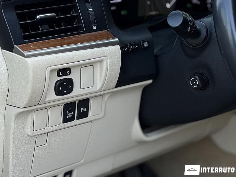 Lexus ES 300h 2012 — Миниатюра 11