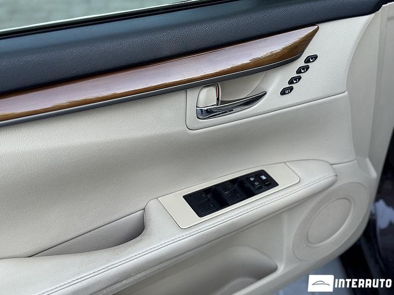 Lexus ES 300h 2012 — Миниатюра 7