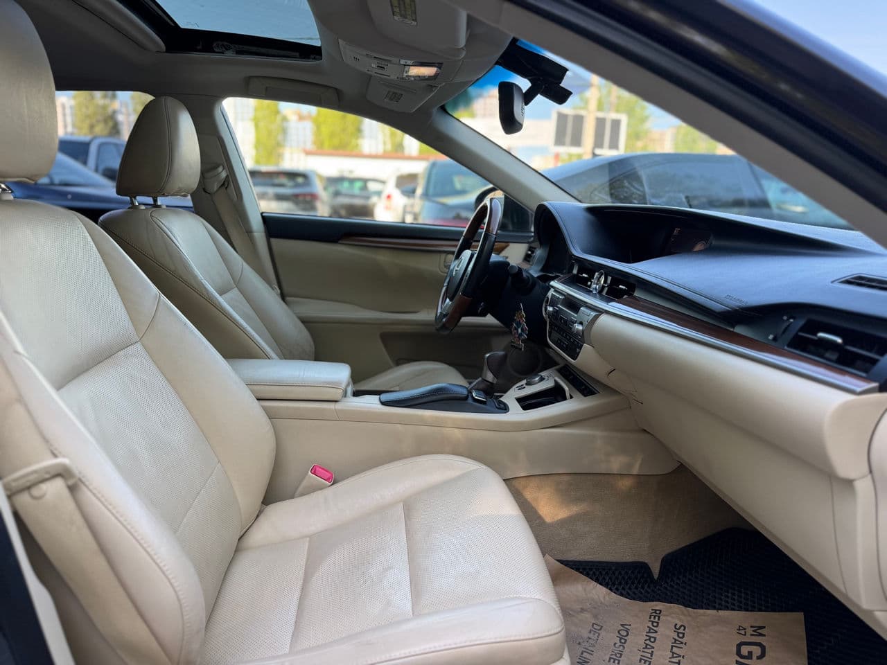 Lexus ES 300h 2012 — Миниатюра 20