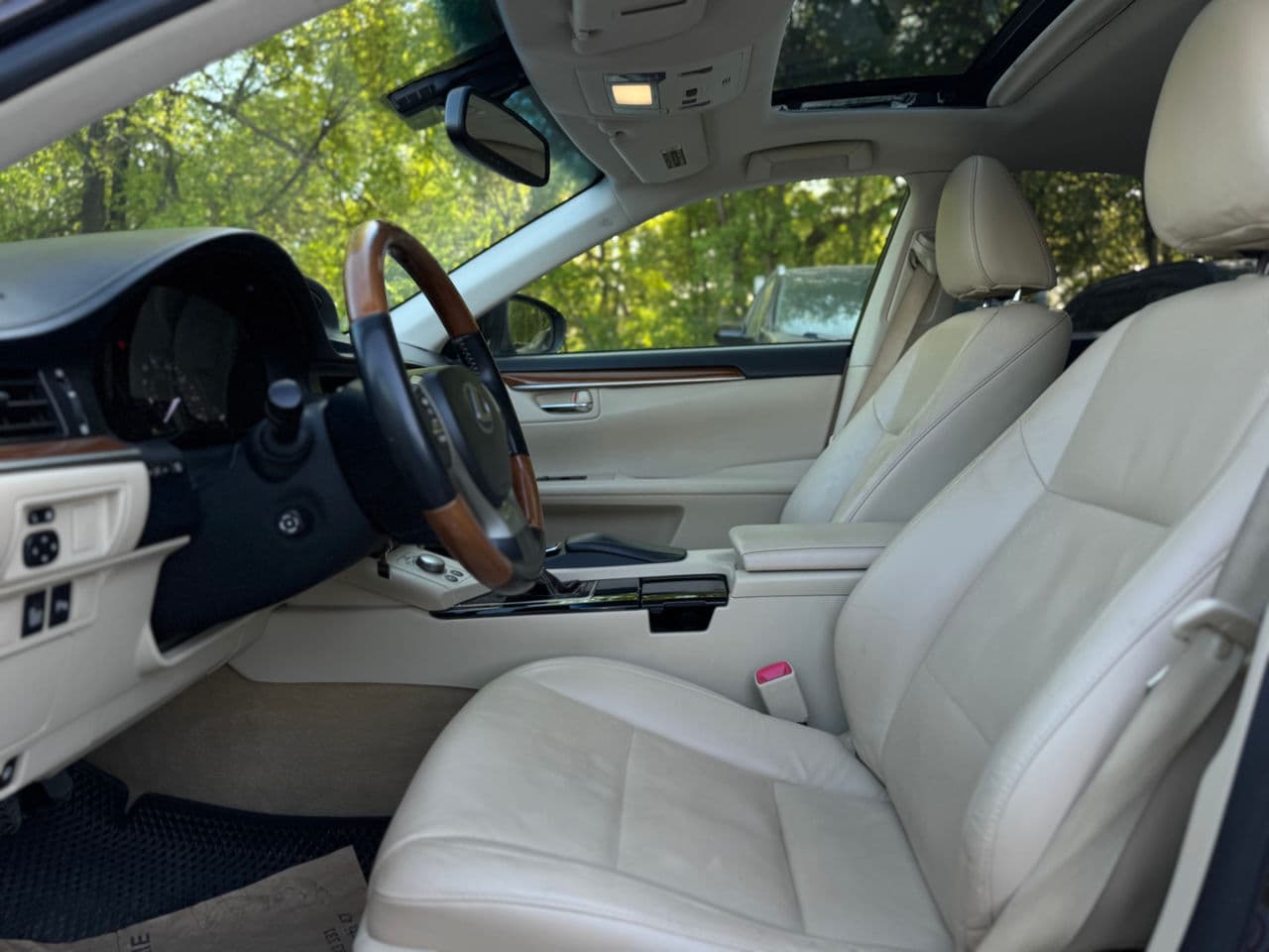 Lexus ES 300h 2012 — Миниатюра 8
