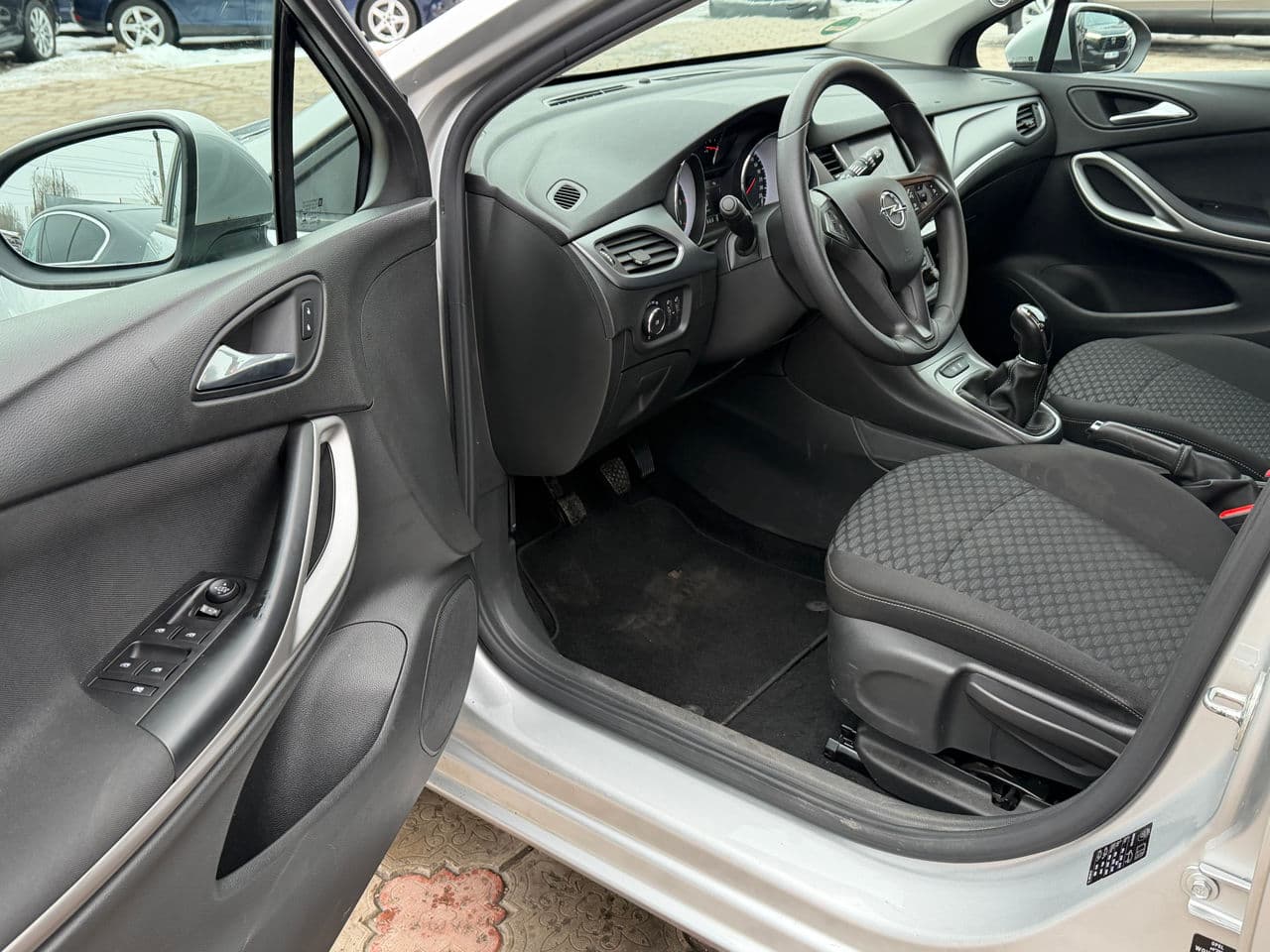 Opel Astra 2020 — Миниатюра 5