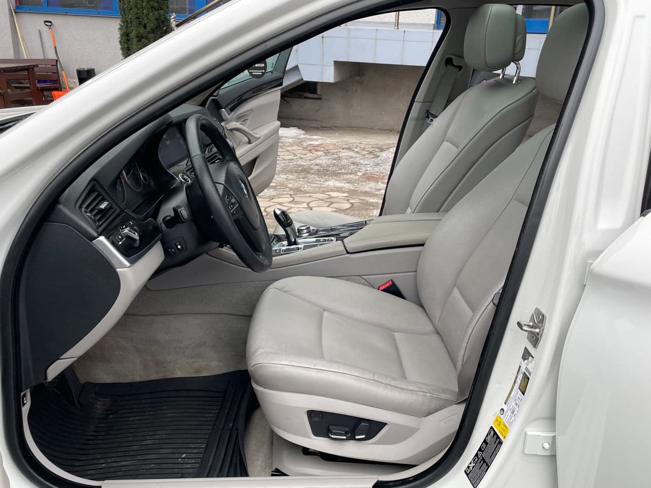 BMW 528 2011 — Миниатюра 6