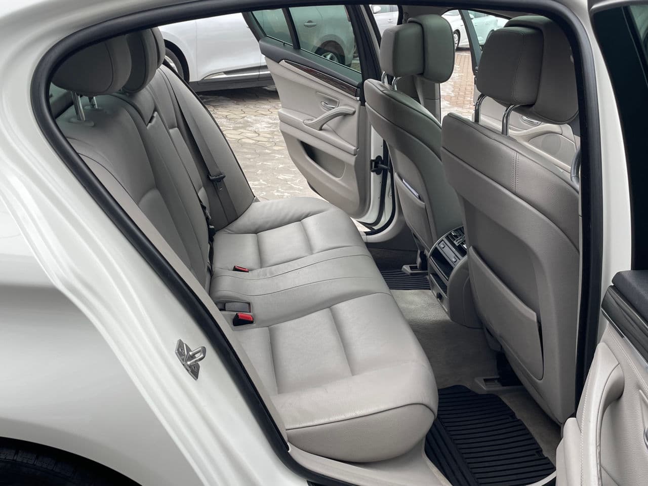 BMW 528 2011 — Миниатюра 17