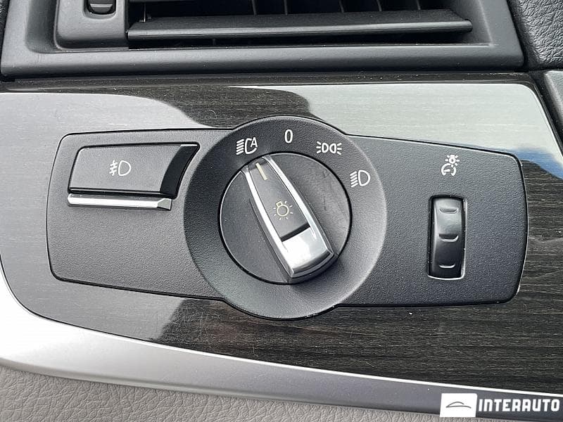 BMW 528 2011 — Миниатюра 8