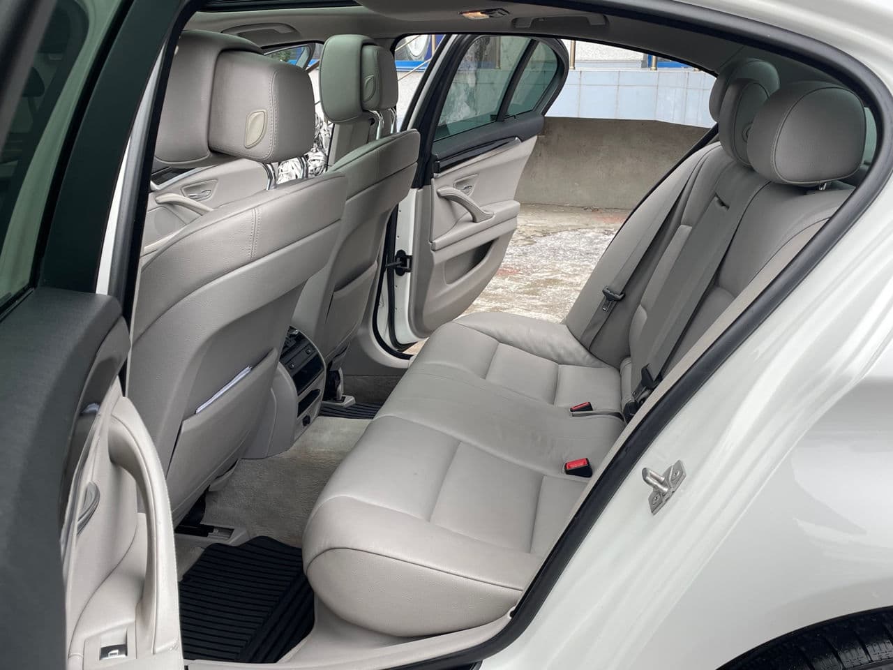 BMW 528 2011 — Миниатюра 15