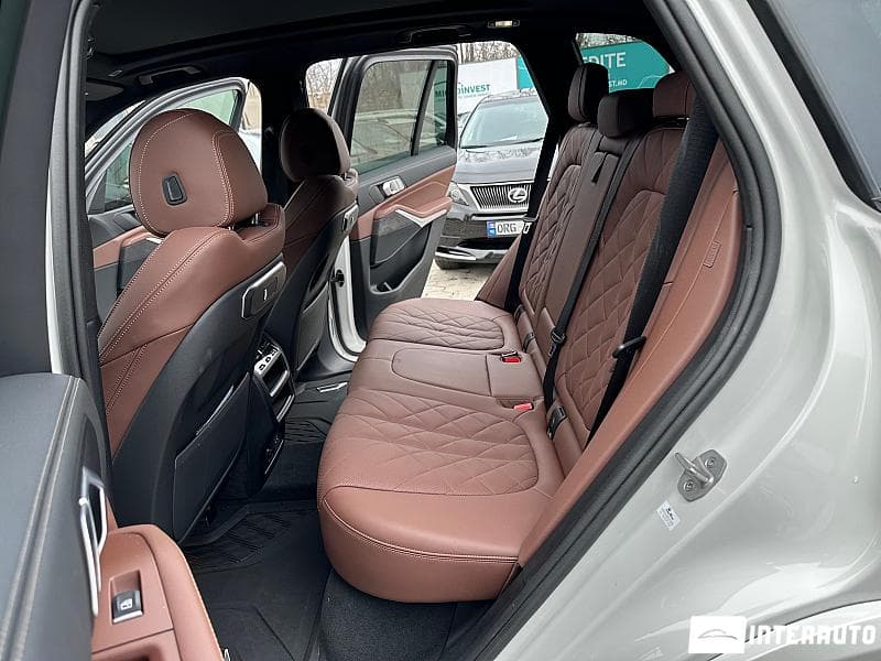 BMW X5 4.0i 2024 — Миниатюра 7