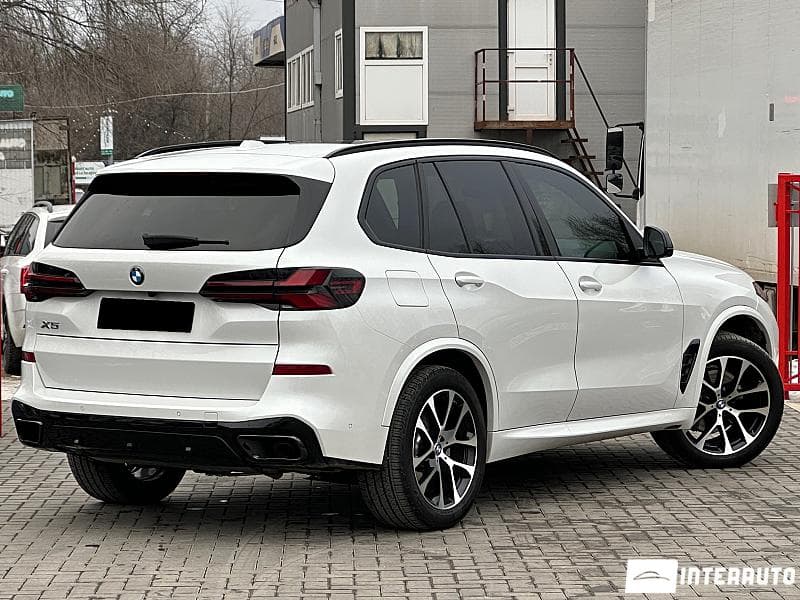 BMW X5 4.0i 2024 — Миниатюра 2
