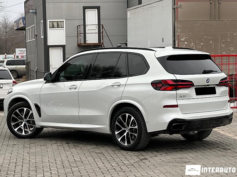 BMW X5 4.0i 2024 — Миниатюра 4