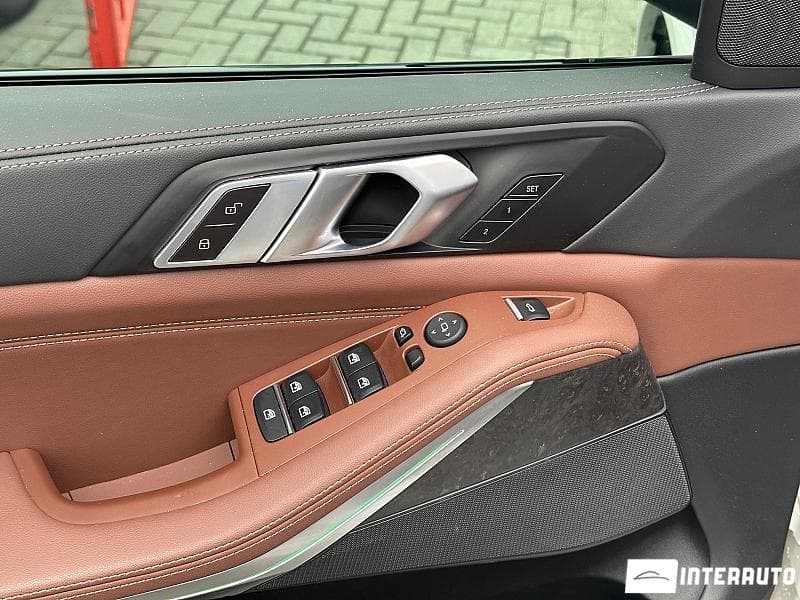 BMW X5 4.0i 2024 — Миниатюра 17