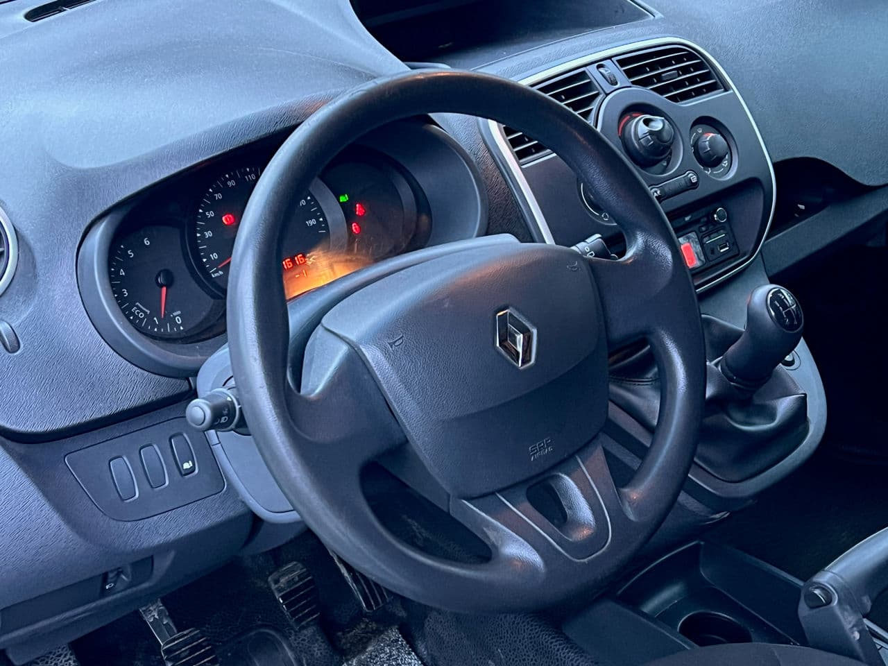 Renault Kangoo 2015 — Миниатюра 9