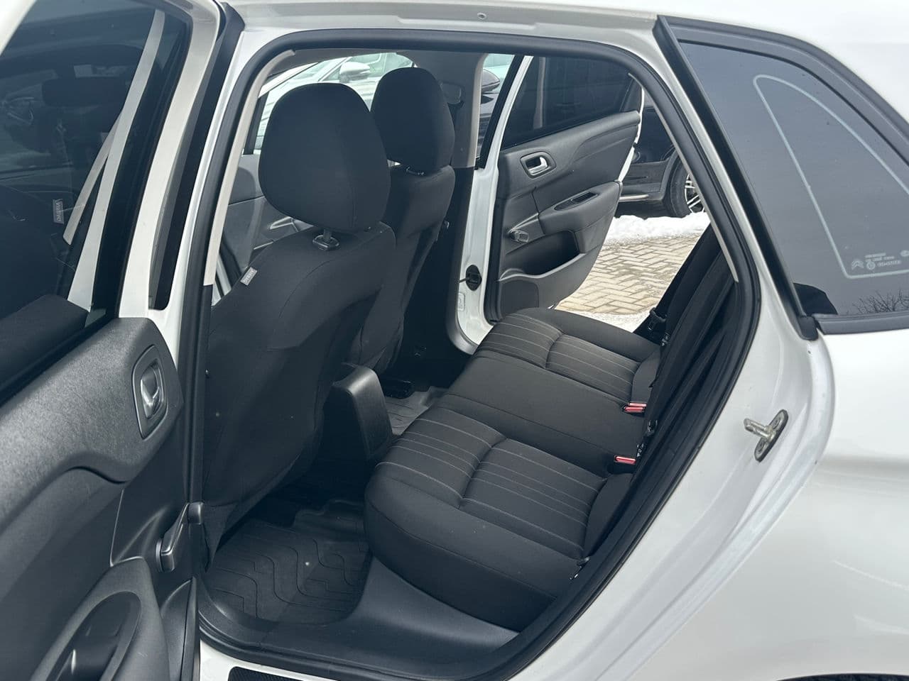 Citroen C4 2016 — Миниатюра 12