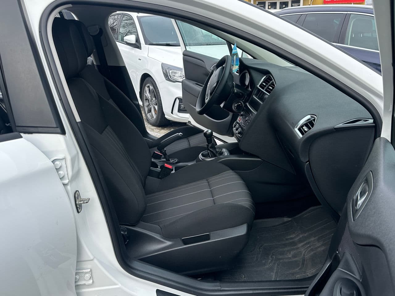 Citroen C4 2016 — Миниатюра 14
