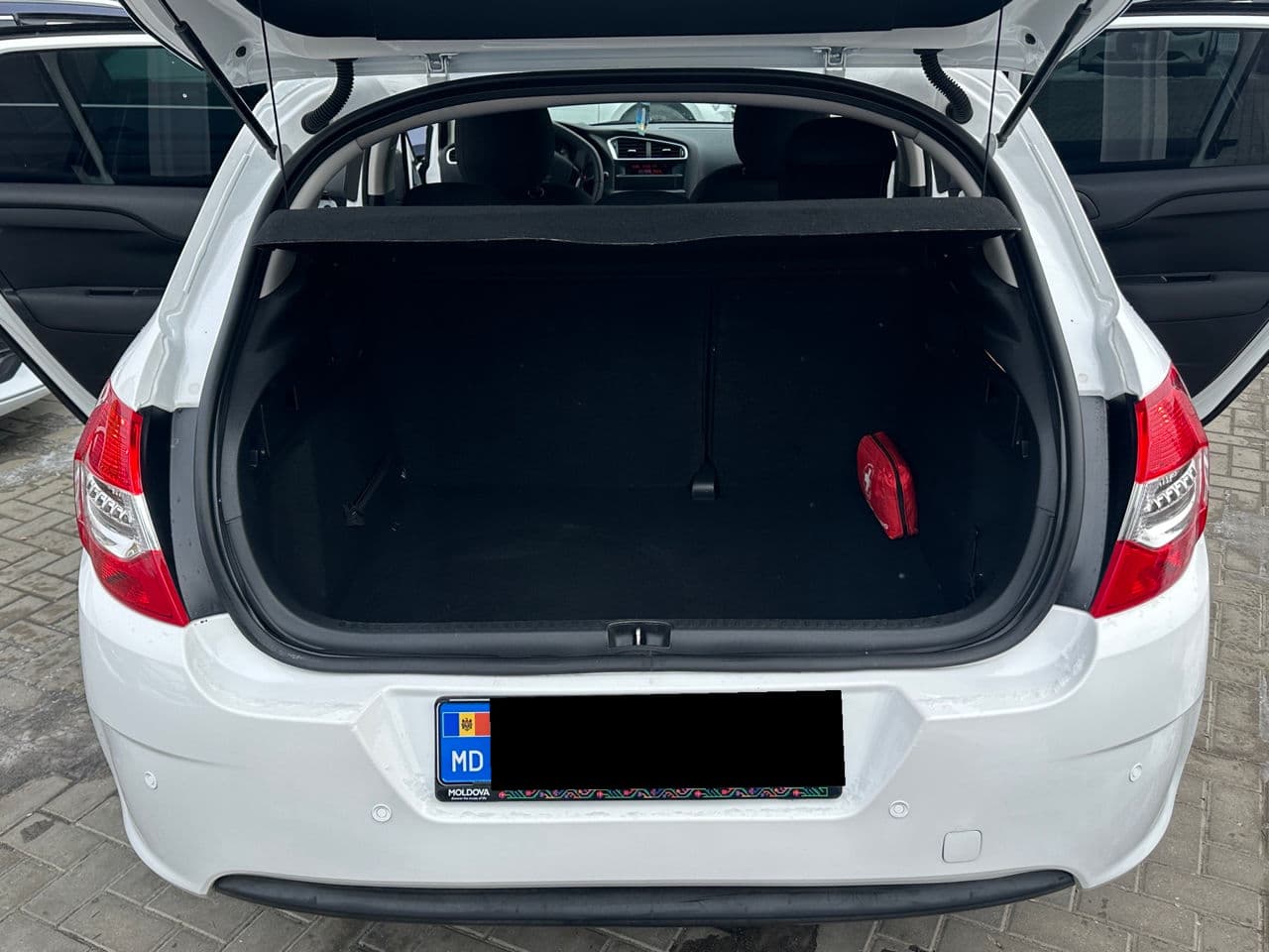 Citroen C4 2016 — Миниатюра 17