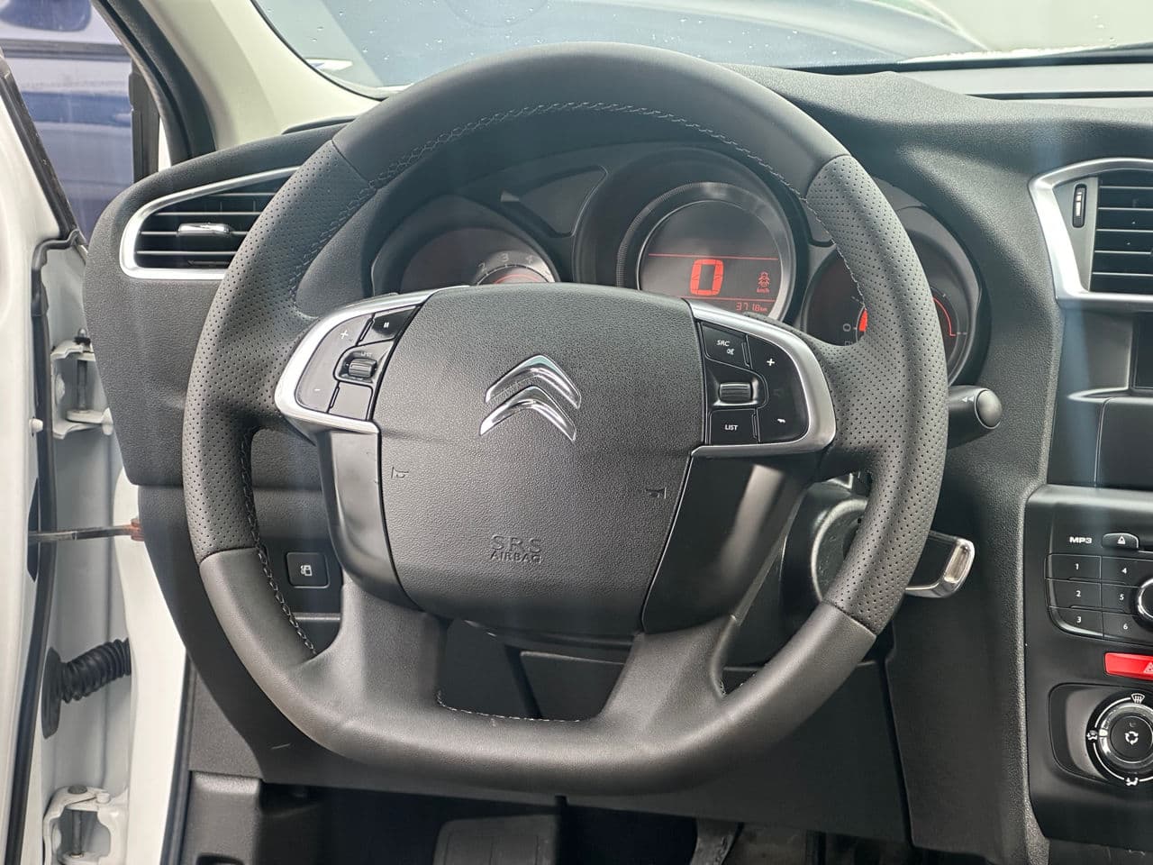 Citroen C4 2016 — Миниатюра 7