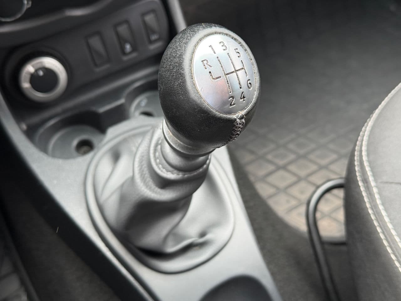 Dacia Duster 2015 — Миниатюра 13