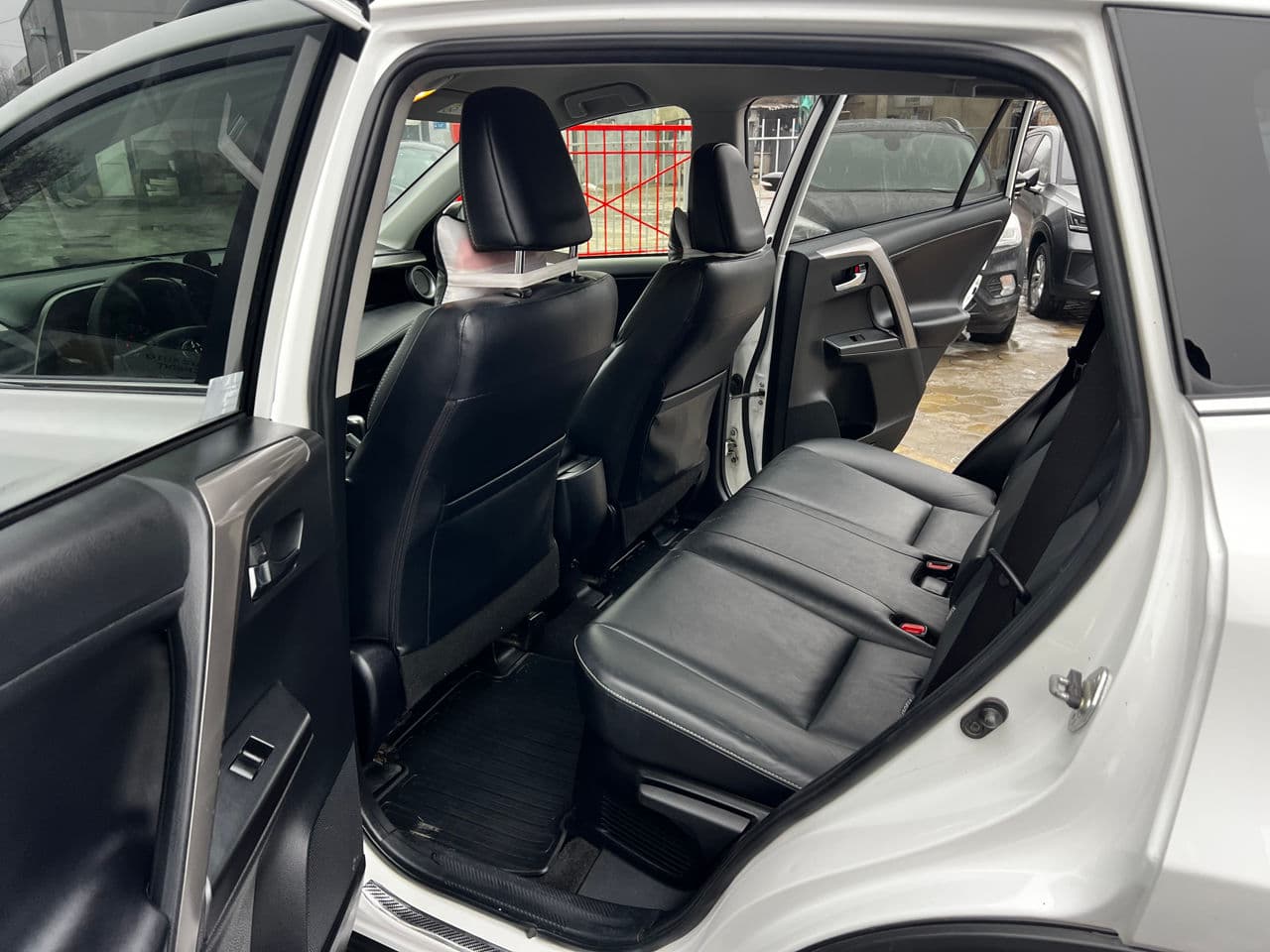 Toyota Rav-4 2018 — Миниатюра 15