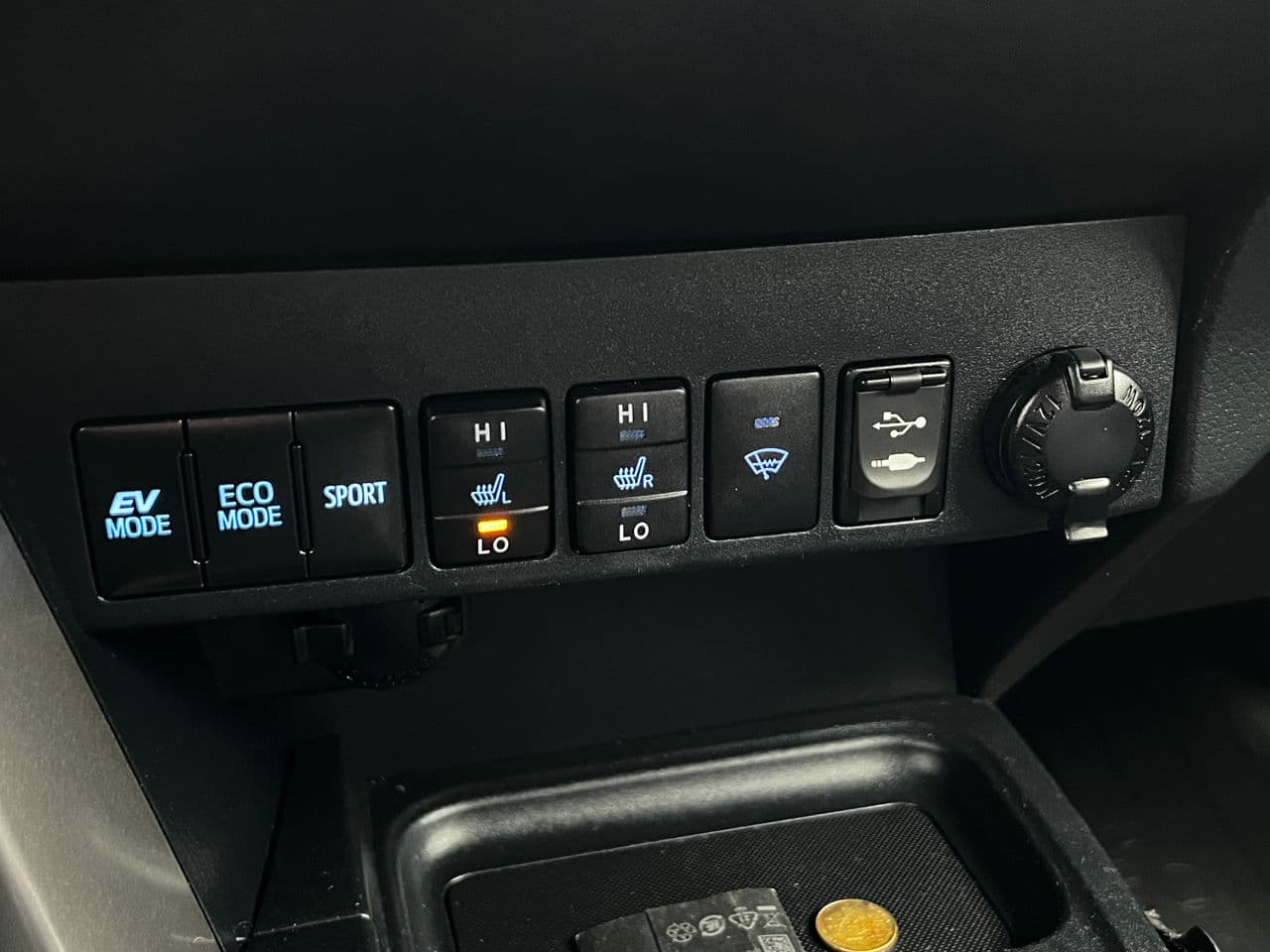 Toyota Rav-4 2018 — Миниатюра 14