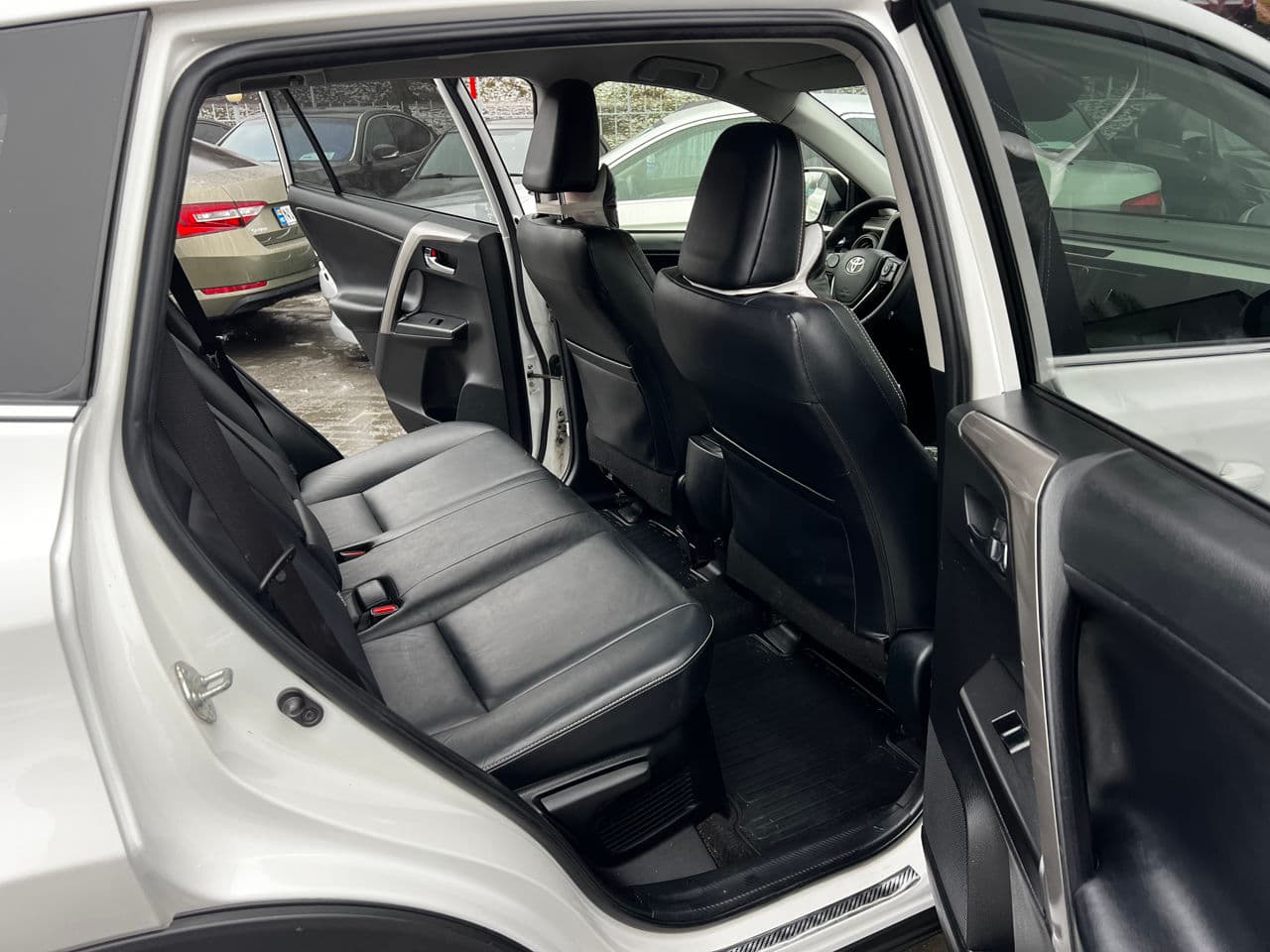 Toyota Rav-4 2018 — Миниатюра 16