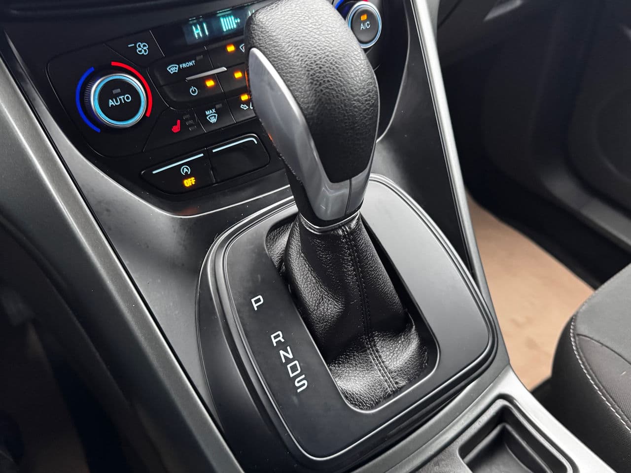 Ford Kuga 2017 — Миниатюра 12