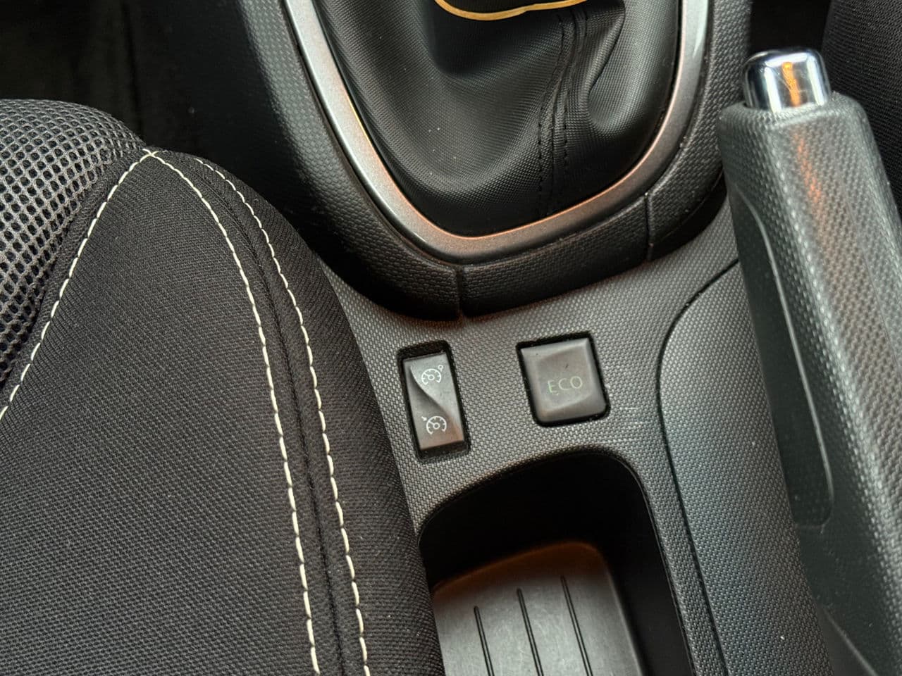 Renault Clio 2015 — Миниатюра 14