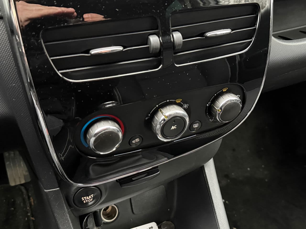 Renault Clio 2015 — Миниатюра 10