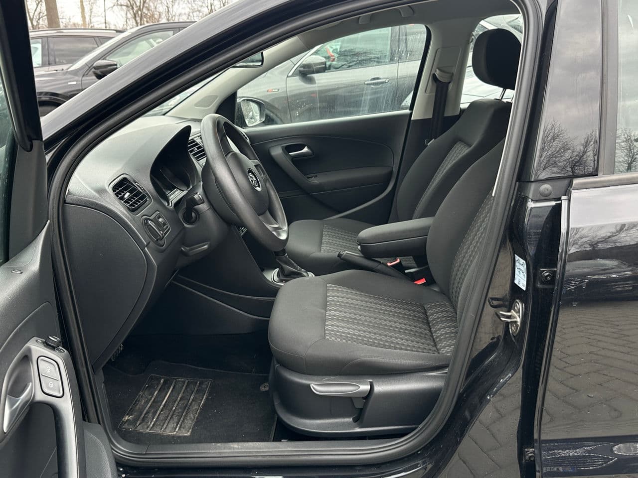 Volkswagen Polo 2016 — Миниатюра 5